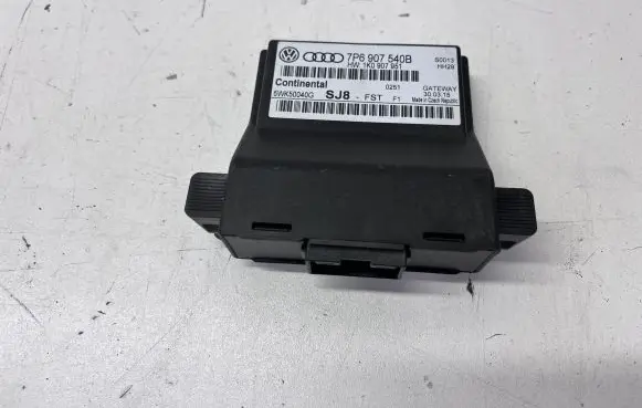 Volkswagen Touareg II Gateway control module 7P6907540B