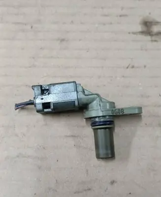 Ford Mondeo MK IV Camshaft position sensor 5M5112K073AA 1W7T14A464MA
