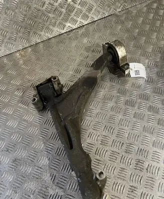 Volvo XC90 Front lower control arm/wishbone