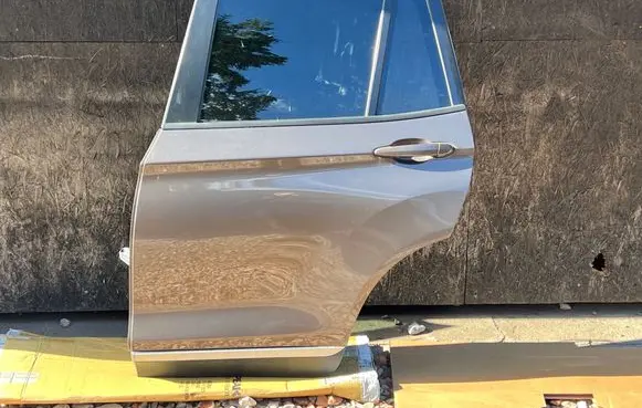 BMW X3 F25 Rear door