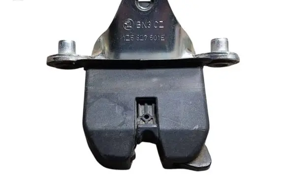 Skoda Octavia Mk2 (1Z) Tailgate/trunk/boot lock/catch/latch 1Z5827501E
