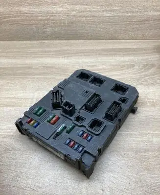 Citroen Xsara Central body control module 9645747480