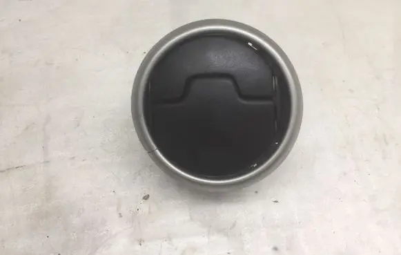 Nissan Qashqai Dashboard side air vent grill/cover trim