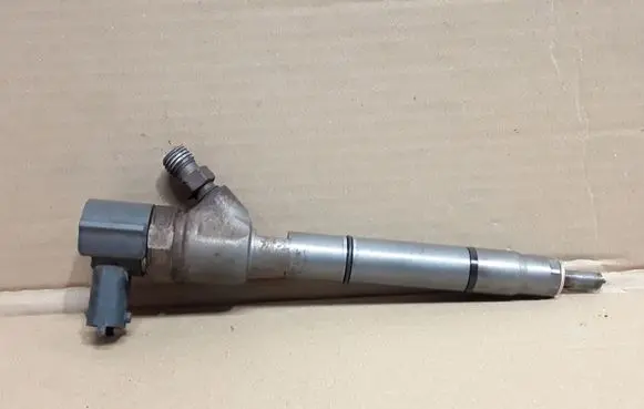 KIA Ceed Fuel injector 0445110320 338002A900
