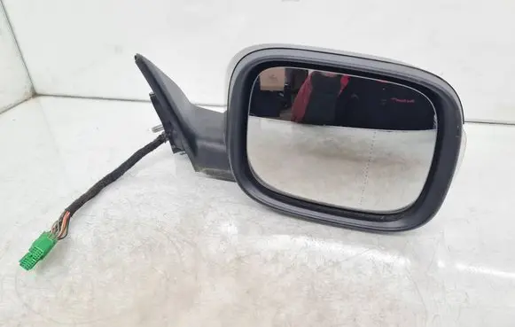 Volvo XC70 Front door electric wing mirror 3303008 30716636
