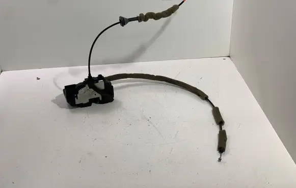 Renault Koleos I Front door lock