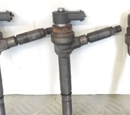 Opel Astra H Fuel injector 0445110175