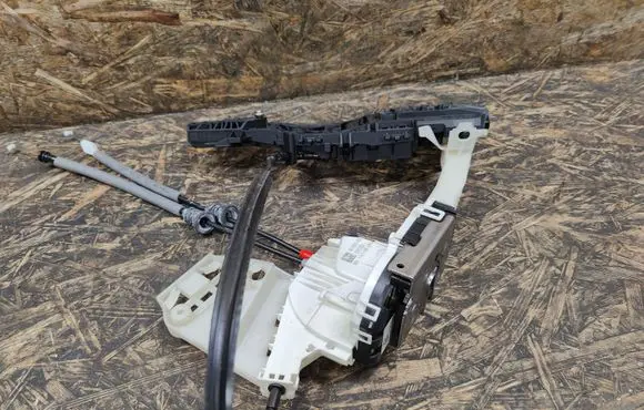 Fiat 500X Rear door lock 52028385