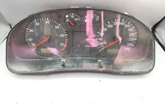 Volkswagen PASSAT B5 Speedometer (instrument cluster) 3B0919861B 110008
