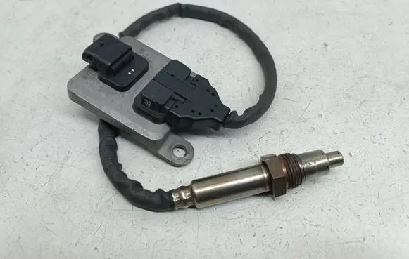 Mercedes-Benz Sprinter W906 Lambda probe sensor A0009050008 0009050008 A2C1261020024