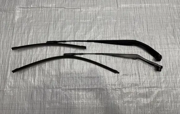KIA Sportage Front wiper blade arm