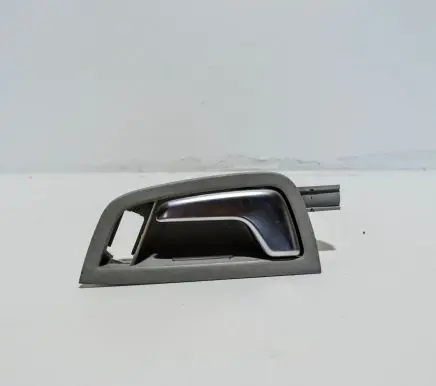 Audi A8 S8 D3 4E Front door interior handle 4E0837019