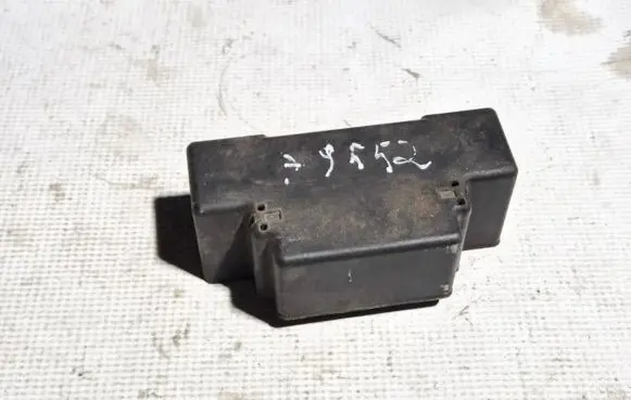 Opel Zafira B Fuse box cover 74338300 743383-00
