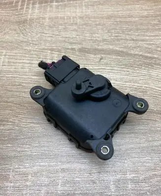Audi A6 S6 C5 4B Air flap motor/actuator 4B1820511K 0132801158 WITHPLUG