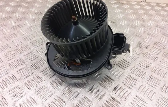BMW 2 F22 F23 Heater fan/blower T967354