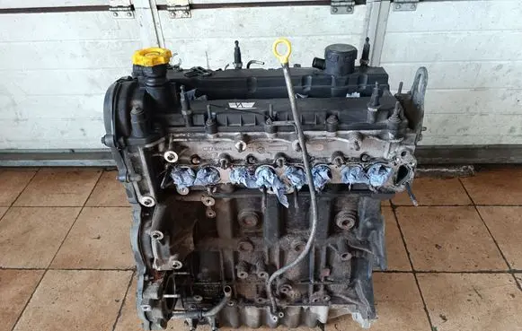 Chrysler Voyager Engine 04666708AD 90352048