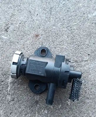 BMW 4 F32 F33 Turbo solenoid valve 1174850932305 11748509323 8509323