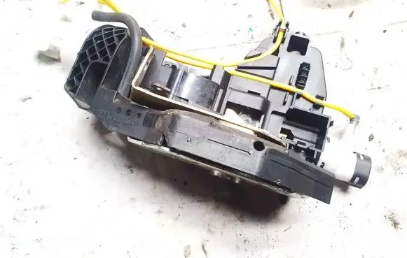 Mercedes-Benz S W220 Rear door lock 2207305735