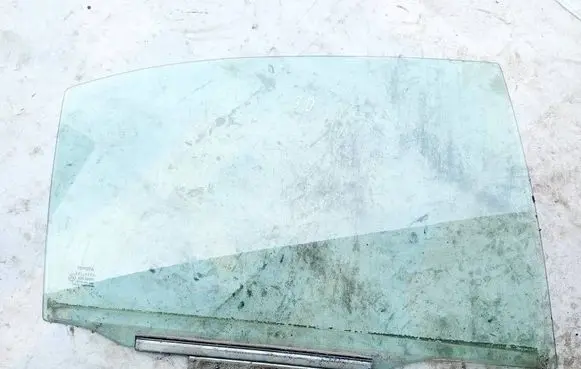 Toyota Avensis T250 Rear door window glass AS2