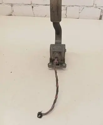 Mercedes-Benz Vito Viano W639 Accelerator throttle pedal A9063000404 0280755023 A9063000012