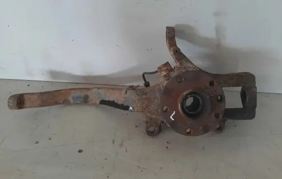 Alfa Romeo 166 Front wheel hub spindle knuckle