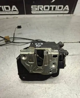 Mercedes-Benz C W203 Front door lock A2037200435