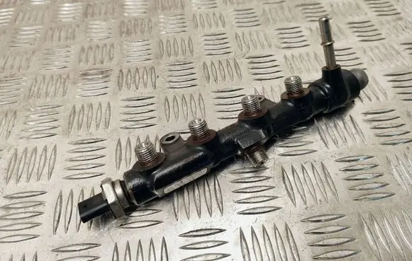 Ford Focus Fuel main line pipe 9825589880 28497Z01 192120424