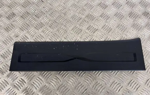 Tesla Model X Rear sill trim cover 105318900E