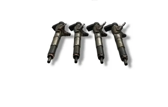 Nissan Juke I F15 Fuel injectors set 39847 166006212R 8201100113