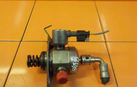 BMW 3 F30 F35 F31 Fuel injection high pressure pump 8605103