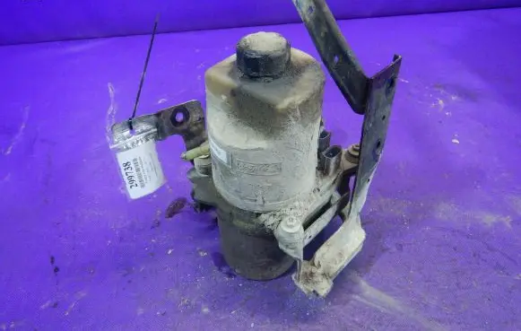 Ford C-MAX I Power steering pump 4M513K514BA
