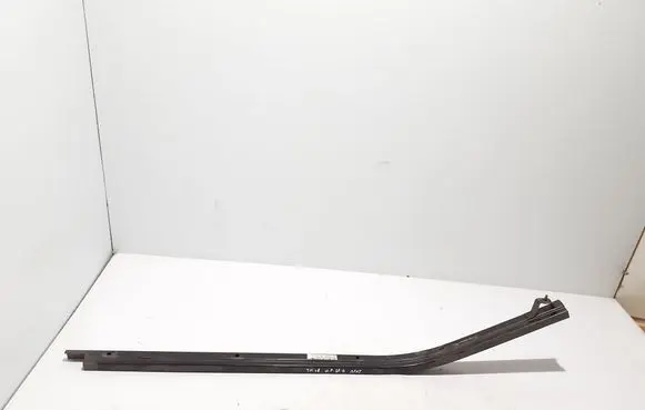 Opel Vivaro Sliding door middle roller runner 7700312377