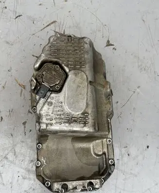 Volkswagen PASSAT B7 Oil sump 03C103603T 1J0907660C
