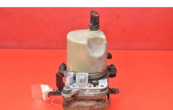 Volvo V50 Power steering pump 4N513K514DJ
