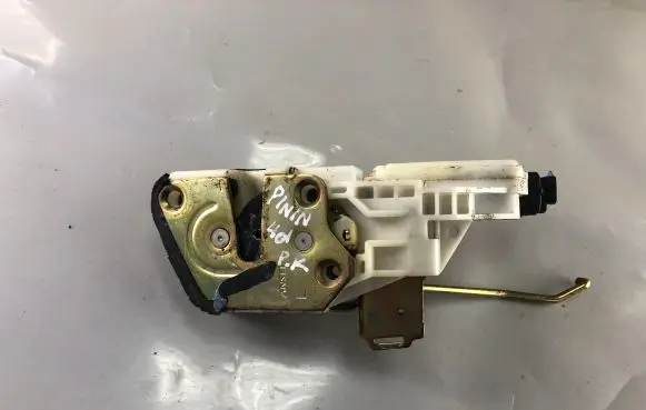 Mitsubishi Pajero Pinin Front door lock