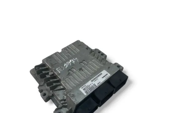 Volvo V70 Engine control unit/module ECU 31355712 S180134103A