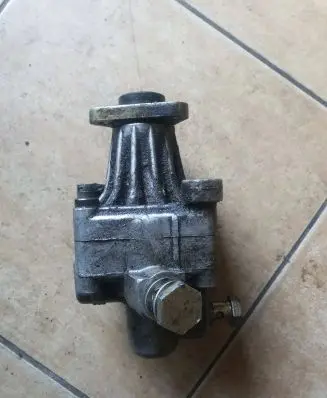 BMW 5 E34 Power steering pump 1138132 4969943 7681955200