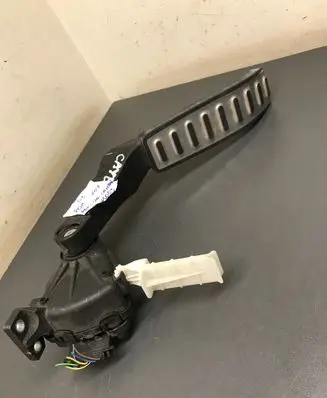 Porsche Cayenne (9PA) Accelerator throttle pedal 7L0723507A