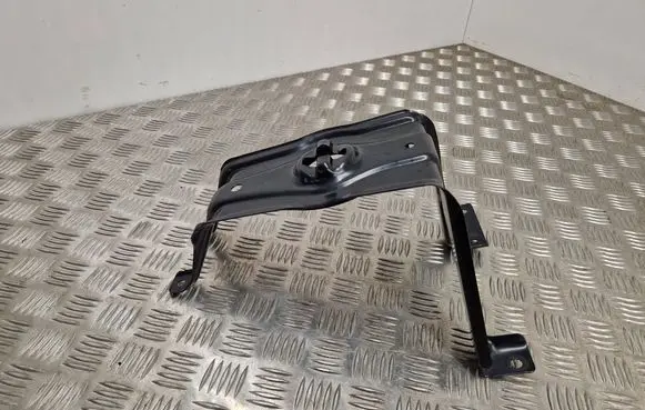 Audi A4 Allroad B9 Spare wheel mounting bracket 8W0802715