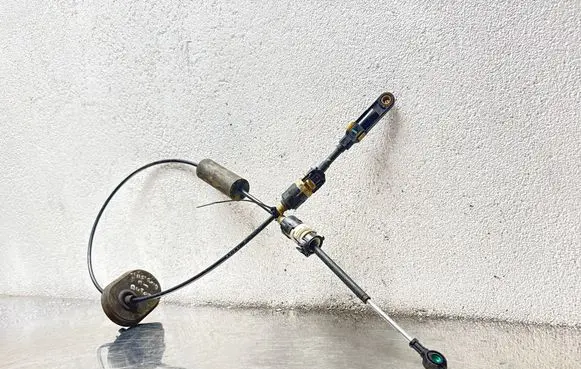Opel Insignia A Gear shift cable linkage 22784018