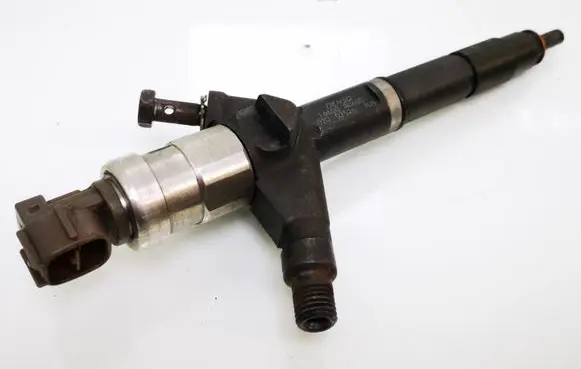 Nissan Primera Fuel injector 16600AU600 02D02526AU6 CD00482