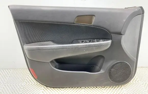 Hyundai i30 Front door card panel trim