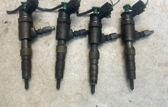 Ford C-MAX II Fuel injectors set 0445110339 870689