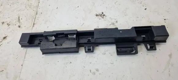 BMW 2 F22 F23 Front bumper mounting bracket 7268076