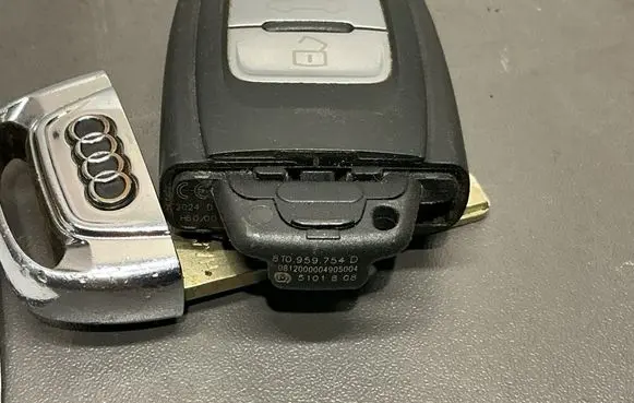 Audi A5 Sportback 8TA Ignition key/card 8T0959754D