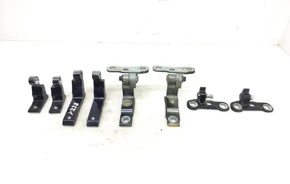 Volvo XC40 Front door hinge set 31457072 31457100 31457095
