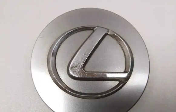 Lexus RX 330 - 350 - 400H R20 wheel hub/cap/trim 