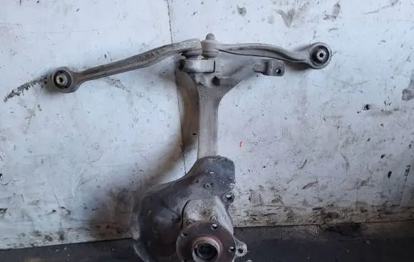 Audi A6 S6 C6 4F Front wheel hub