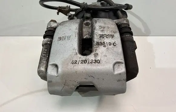 BMW 5 G30 G31 G38 Rear brake caliper 6870576