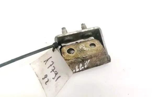 Nissan Primera Tailgate/trunk/boot hinge
